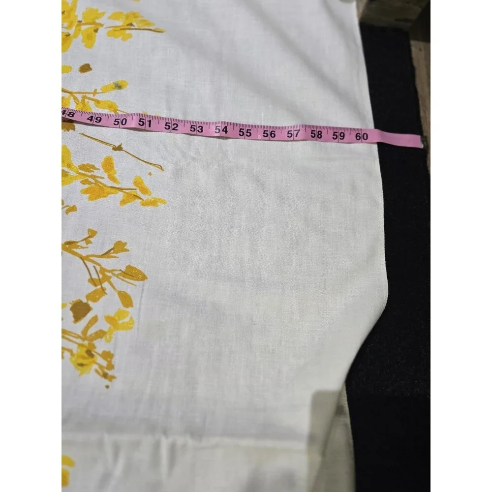 Vintage 1970s Floral Sprays Tablecloth Vera Press 54103 Signature 84